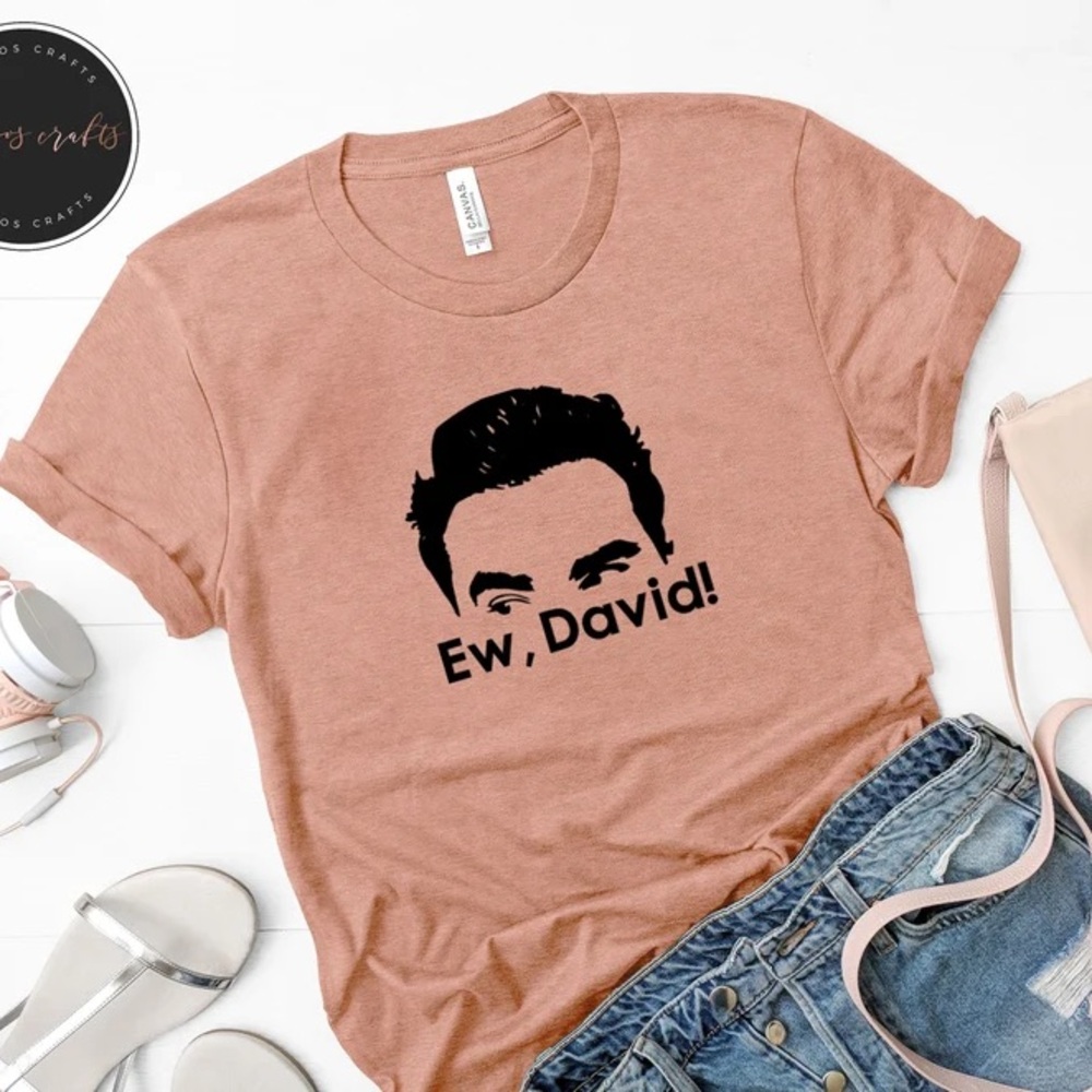 ❤️‍🔥BOGO FREE Like New Women’s Ew David Schitt’s Creek Alexis Rose T-Shirt Pink